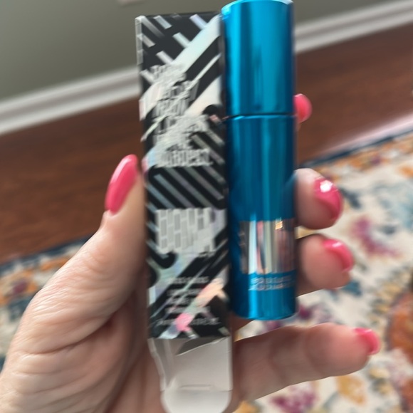 Uoma Beauty Boss Gloss Liquid Marble - Cray Cray - Picture 3 of 3